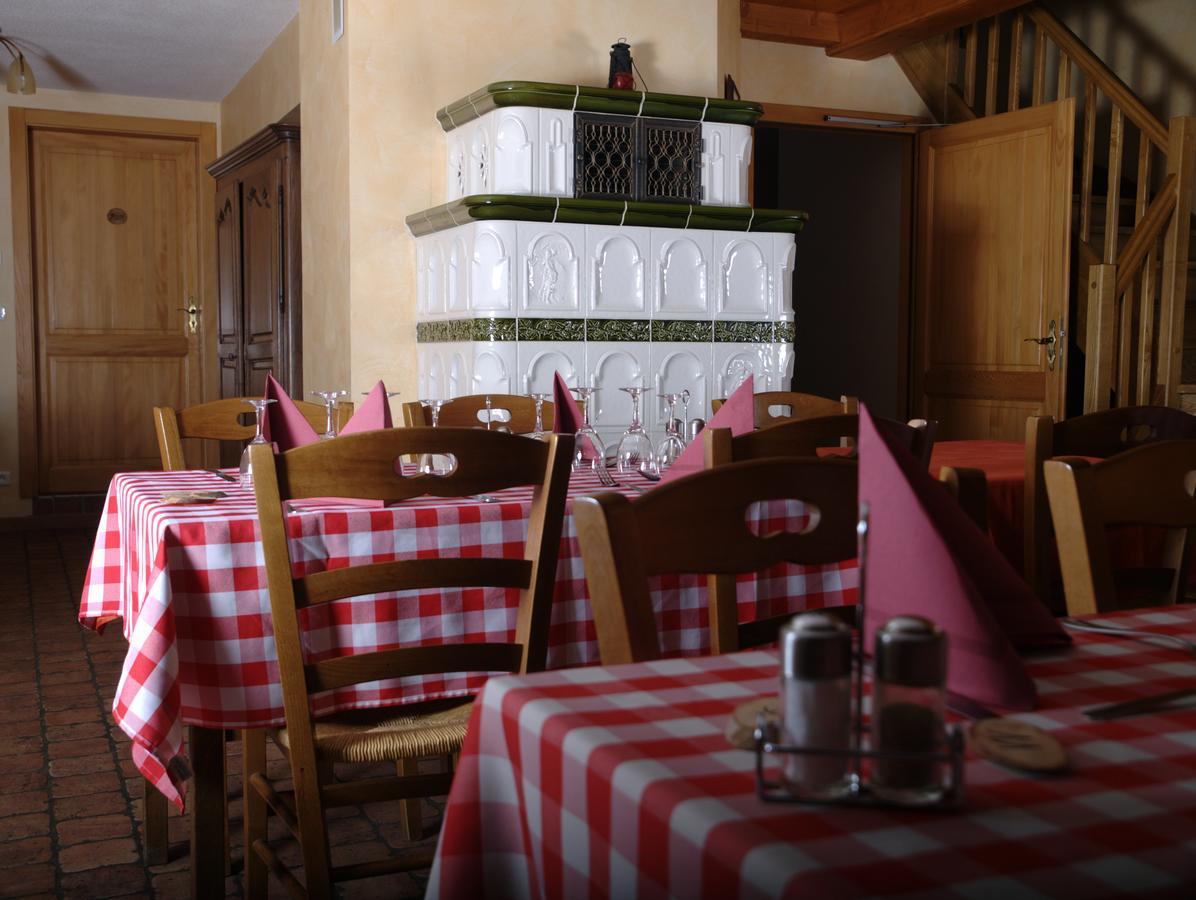 Auberge De La Charriole Taintrux Eksteriør billede
