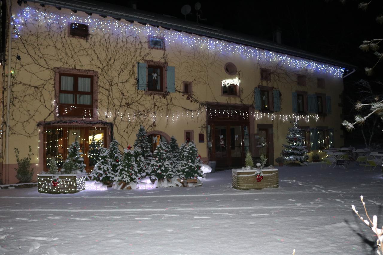Auberge De La Charriole Taintrux Eksteriør billede